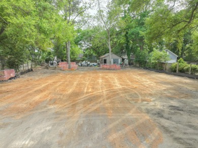 Sought-after Bayview Acres neighborhood in the heart of Mount on Patriots Point Links on Charleston Harbor in South Carolina - for sale on GolfHomes.com, golf home, golf lot