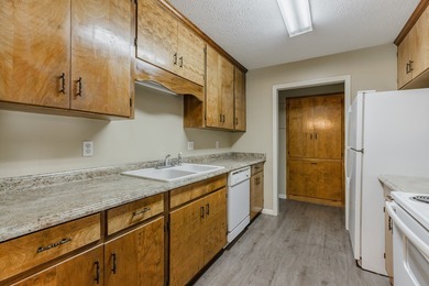 Beautiful 3 bedroom, 2 bath second-floor condo located just off on Southwestern Golf Links in Georgia - for sale on GolfHomes.com, golf home, golf lot