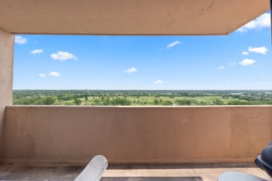 This fantastic spacious condo is a great find! This home on Maple Meadows Golf Club in Illinois - for sale on GolfHomes.com, golf home, golf lot
