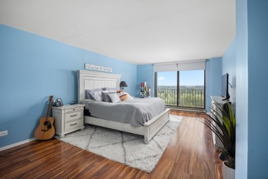 This fantastic spacious condo is a great find! This home on Maple Meadows Golf Club in Illinois - for sale on GolfHomes.com, golf home, golf lot