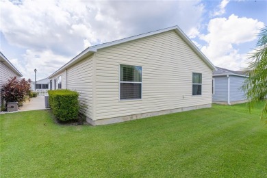 Start your active retirement in style! This charming 2-bedroom on Pennbrooke Fairways in Florida - for sale on GolfHomes.com, golf home, golf lot