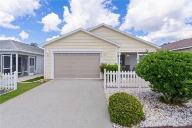 Start your active retirement in style! This charming 2-bedroom on Pennbrooke Fairways in Florida - for sale on GolfHomes.com, golf home, golf lot