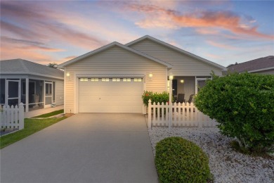 Start your active retirement in style! This charming 2-bedroom on Pennbrooke Fairways in Florida - for sale on GolfHomes.com, golf home, golf lot