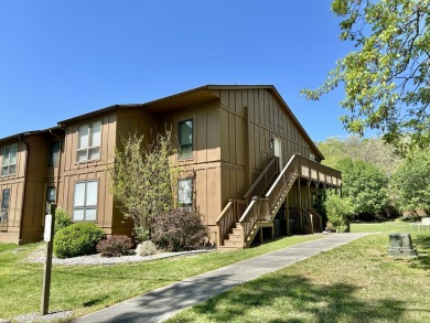 Very nice lower level condo in a gated Lake Cumberland community for sale on GolfHomes.com