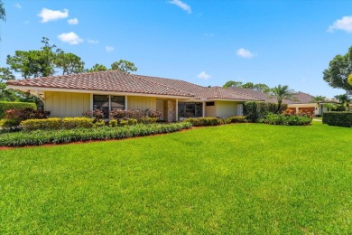 Come and be amazed by the spectacular views of the Tom Fazio on PGA National Golf Club in Florida - for sale on GolfHomes.com, golf home, golf lot