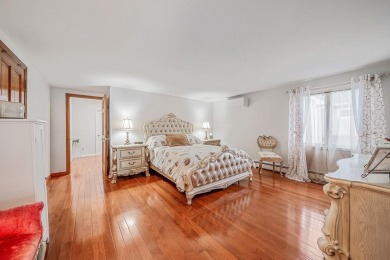 MOTIVATED SELLER, BRING ALL OFFERS: Location- location! Welcome on Crab Meadow Golf Course in New York - for sale on GolfHomes.com, golf home, golf lot