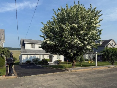 MOTIVATED SELLER, BRING ALL OFFERS: Location- location! Welcome on Crab Meadow Golf Course in New York - for sale on GolfHomes.com, golf home, golf lot