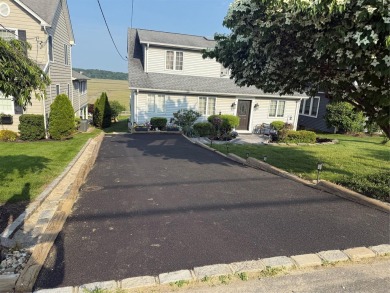 MOTIVATED SELLER, BRING ALL OFFERS: Location- location! Welcome on Crab Meadow Golf Course in New York - for sale on GolfHomes.com, golf home, golf lot