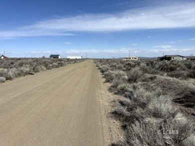 33 or 14375 SQ FT large parcel with community water available on Christmas Valley Golf Course in Oregon - for sale on GolfHomes.com, golf home, golf lot