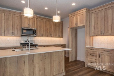 The Lamar floor plan by PIONEER HOMES, offers 3 bedrooms, 2 on Hunters Point Golf Club in Idaho - for sale on GolfHomes.com, golf home, golf lot