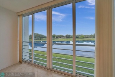 Back on market--no fault of the seller! Buyer's financing fell on Pine Island Ridge Country Club in Florida - for sale on GolfHomes.com, golf home, golf lot