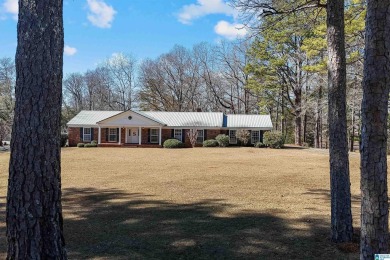 Come see the perfect home for entertaining! 4-sides brick home on Cahaba Shoals Country Club in Alabama - for sale on GolfHomes.com, golf home, golf lot