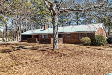 Come see the perfect home for entertaining! 4-sides brick home on Cahaba Shoals Country Club in Alabama - for sale on GolfHomes.com, golf home, golf lot