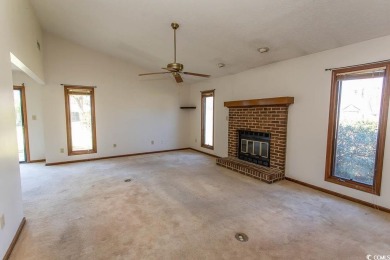 Great 3 bedroom 2 bath home, great price, in a great on Arrowhead Country Club in South Carolina - for sale on GolfHomes.com, golf home, golf lot