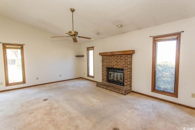 Great 3 bedroom 2 bath home, great price, in a great on Arrowhead Country Club in South Carolina - for sale on GolfHomes.com, golf home, golf lot