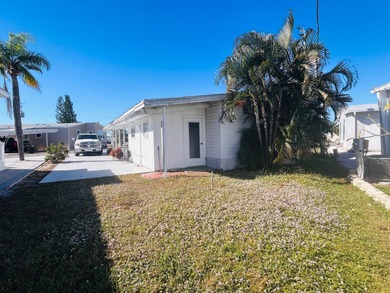 Corner Lot + Additional Lot | 5,881 Sq Ft | Charming Home in on Sara Bay Country Club in Florida - for sale on GolfHomes.com, golf home, golf lot