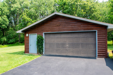 Charming Retreat Surrounded By Nature on Oak Run Golf Course in Illinois - for sale on GolfHomes.com, golf home, golf lot
