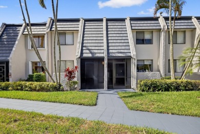 Welcome to this fantastic Townhouse in the Fountains!' This 2 on Fountains Golf and Country Club in Florida - for sale on GolfHomes.com, golf home, golf lot