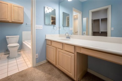 This fantastic condo in a gated community is ready for you to on The Greens Country Club in Oklahoma - for sale on GolfHomes.com, golf home, golf lot