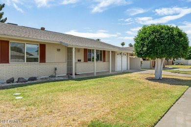 Discover this delightful 2 bedroom, 2 bathroom home located in on Sun City Country Club in Arizona - for sale on GolfHomes.com, golf home, golf lot