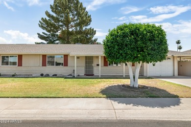 Discover this delightful 2 bedroom, 2 bathroom home located in on Sun City Country Club in Arizona - for sale on GolfHomes.com, golf home, golf lot