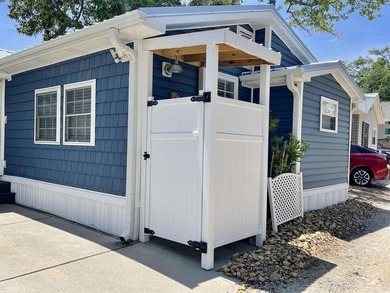 JUST LISTED! SELLER MOTIVATED PRICE! Adorable 2 bed/1 bath Retro on Prestwick Country Club in South Carolina - for sale on GolfHomes.com, golf home, golf lot