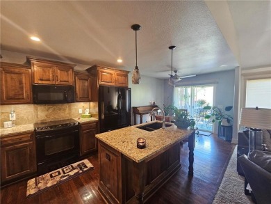 Beautiful Ranch style villa in the popular Villas of Marimack! on Mari Mac Golf Complex in Missouri - for sale on GolfHomes.com, golf home, golf lot