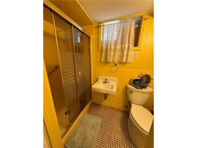 Great 3bed/2bath house backing up to a now closed golf course on River Oaks Golf Course in Missouri - for sale on GolfHomes.com, golf home, golf lot