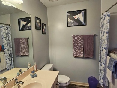 Beautiful Ranch style villa in the popular Villas of Marimack! on Mari Mac Golf Complex in Missouri - for sale on GolfHomes.com, golf home, golf lot