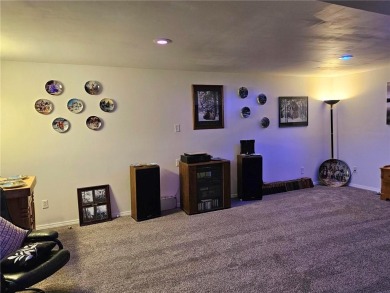 Beautiful Ranch style villa in the popular Villas of Marimack! on Mari Mac Golf Complex in Missouri - for sale on GolfHomes.com, golf home, golf lot