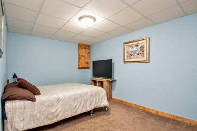 Charming Retreat Surrounded By Nature on Oak Run Golf Course in Illinois - for sale on GolfHomes.com, golf home, golf lot