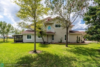 STUNNING 3br/2.5ba unit boasts corner location w/side entry on The Carolina Club in Florida - for sale on GolfHomes.com, golf home, golf lot