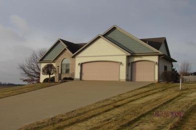 CROSSING MEADOWS ESTATE: Beautiful custom built 3 bedroom, 3 on Viroqua Hills Golf Club in Wisconsin - for sale on GolfHomes.com, golf home, golf lot