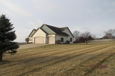 CROSSING MEADOWS ESTATE: Beautiful custom built 3 bedroom, 3 on Viroqua Hills Golf Club in Wisconsin - for sale on GolfHomes.com, golf home, golf lot