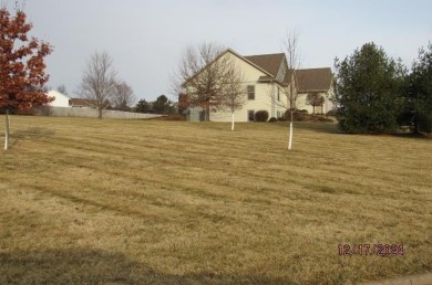 CROSSING MEADOWS ESTATE: Beautiful custom built 3 bedroom, 3 on Viroqua Hills Golf Club in Wisconsin - for sale on GolfHomes.com, golf home, golf lot