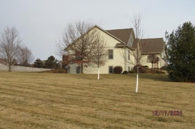 CROSSING MEADOWS ESTATE: Beautiful custom built 3 bedroom, 3 on Viroqua Hills Golf Club in Wisconsin - for sale on GolfHomes.com, golf home, golf lot