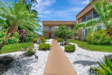 AN ARCHITECTUAL WONDER!  CUSTOM DOUBLE UNIT   ONE OF A KIND!  4 on Kings Point Golf -Flanders Way in Florida - for sale on GolfHomes.com, golf home, golf lot