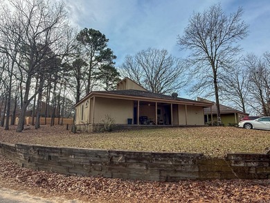 Welcome to this well-maintained 2-bedroom, 2-bath villa in the on Mountain Ranch Golf Club in Arkansas - for sale on GolfHomes.com, golf home, golf lot