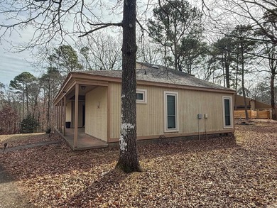 Welcome to this well-maintained 2-bedroom, 2-bath villa in the on Mountain Ranch Golf Club in Arkansas - for sale on GolfHomes.com, golf home, golf lot