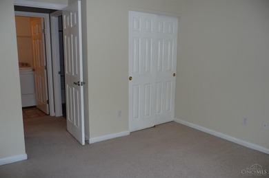 Desirable Aston Woods Condo! Spacious open floor plan, 2 on Aston Oaks Golf Club in Ohio - for sale on GolfHomes.com, golf home, golf lot