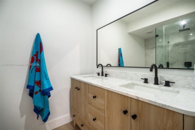 Welcome to Cooper City! This Renovated & Spacious 2-bedroom on Cooper Colony Country Club in Florida - for sale on GolfHomes.com, golf home, golf lot