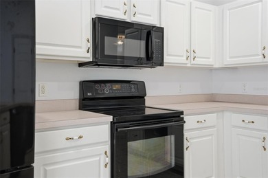 MOVE-IN READY AND WELL-MAINTAINED HOME in Sugarmill Woods  on a on Sugarmill Woods Golf and Country Club in Florida - for sale on GolfHomes.com, golf home, golf lot