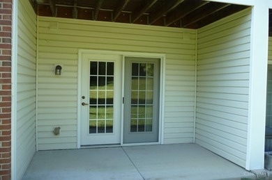 Desirable Aston Woods Condo! Spacious open floor plan, 2 on Aston Oaks Golf Club in Ohio - for sale on GolfHomes.com, golf home, golf lot