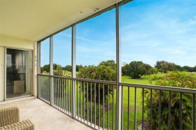 Welcome to Cooper City! This Renovated & Spacious 2-bedroom on Cooper Colony Country Club in Florida - for sale on GolfHomes.com, golf home, golf lot