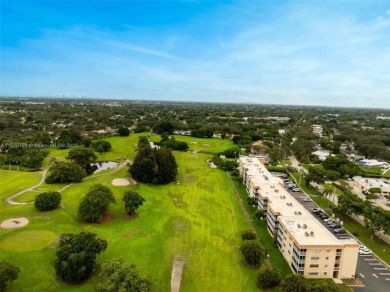 Welcome to Cooper City! This Renovated & Spacious 2-bedroom on Cooper Colony Country Club in Florida - for sale on GolfHomes.com, golf home, golf lot
