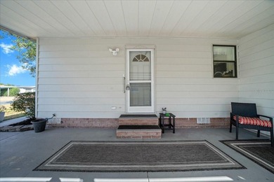 Welcome to this beautifully remodeled 2-bedroom, 2-bath on Silver Lake Executive Golf Course in Florida - for sale on GolfHomes.com, golf home, golf lot