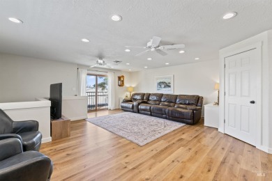 Rare find, tons of upgrades. Master bedroom/bathroom remodeled on Falcon Crest Golf Club in Idaho - for sale on GolfHomes.com, golf home, golf lot