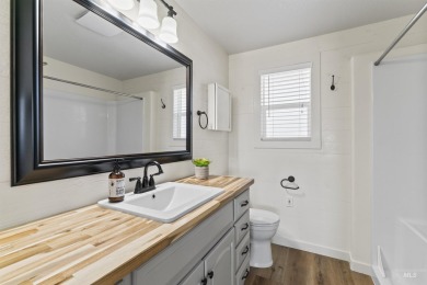 Rare find, tons of upgrades. Master bedroom/bathroom remodeled on Falcon Crest Golf Club in Idaho - for sale on GolfHomes.com, golf home, golf lot