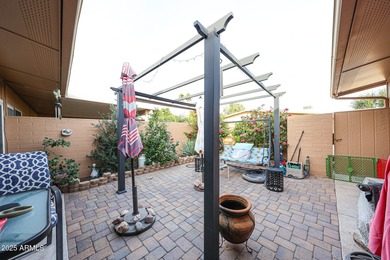 Charming home located in the desirable 55+ Sun City community! on Sun City-Willow Creek / Willow Brook  in Arizona - for sale on GolfHomes.com, golf home, golf lot