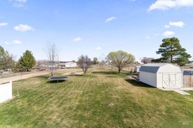 Rare find, tons of upgrades. Master bedroom/bathroom remodeled on Falcon Crest Golf Club in Idaho - for sale on GolfHomes.com, golf home, golf lot